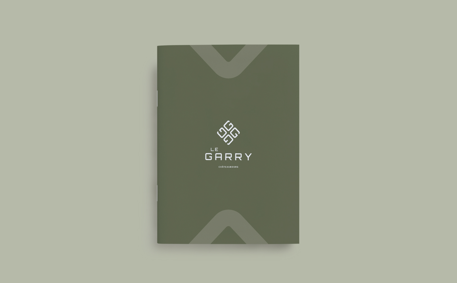 Couverture de la brochure immobilière Le Garry, création graphique pour promoteur immobilier, design éditorial par une graphiste freelance à Rennes.